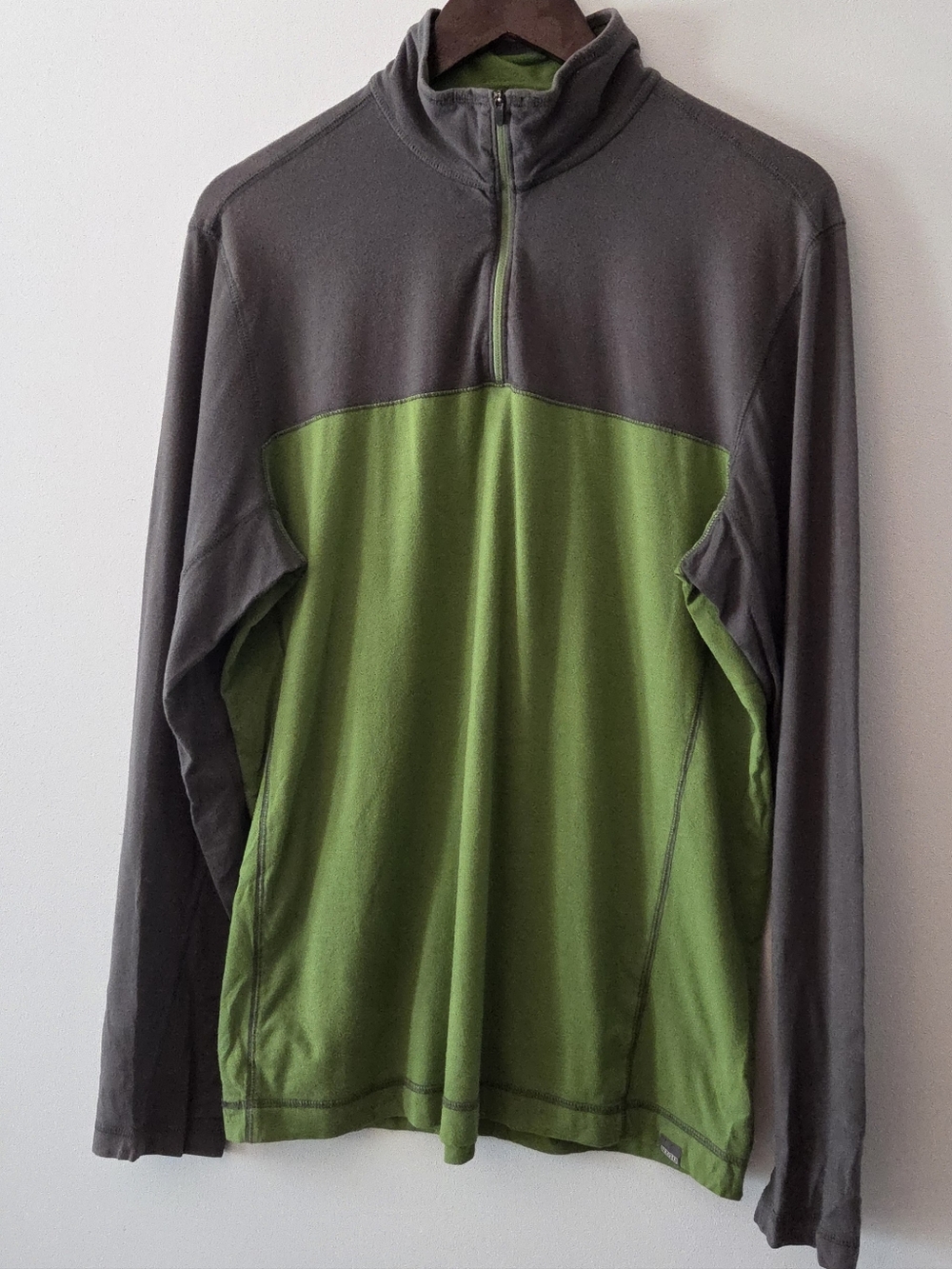 Eddie Bauer Half-Zip Travex Green and Grey Pullover Size M